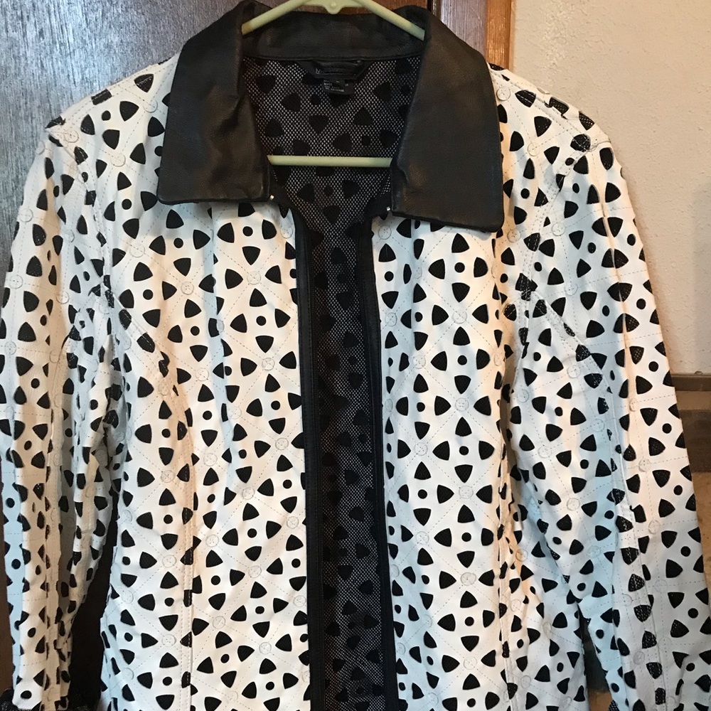 SALE! Black and white leather jacket. size large